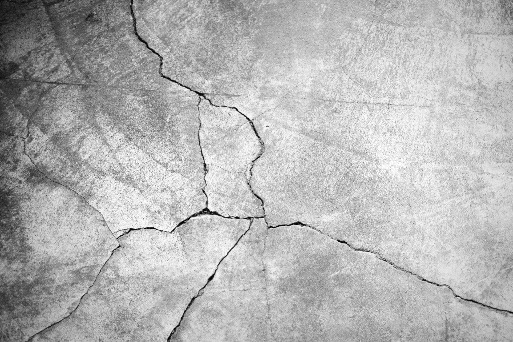 Concrete with cracks
